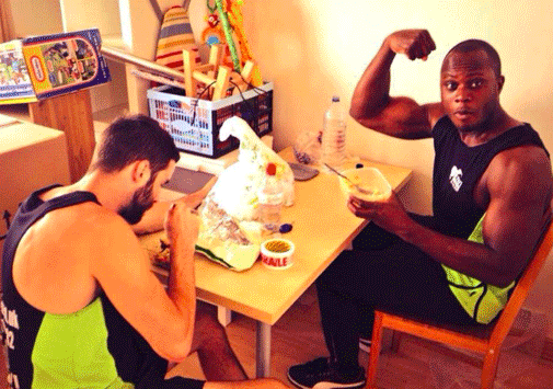 Kiwi Movers crew eating